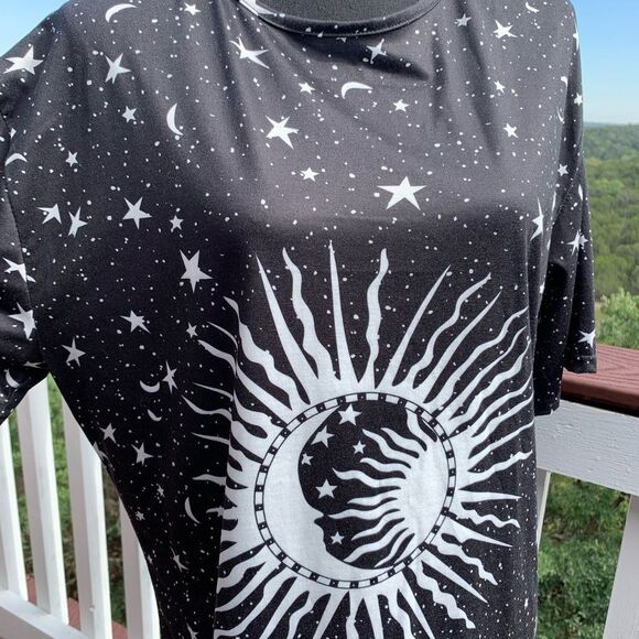 Moon and Star Print Dress/Top - Picture 2 of 9